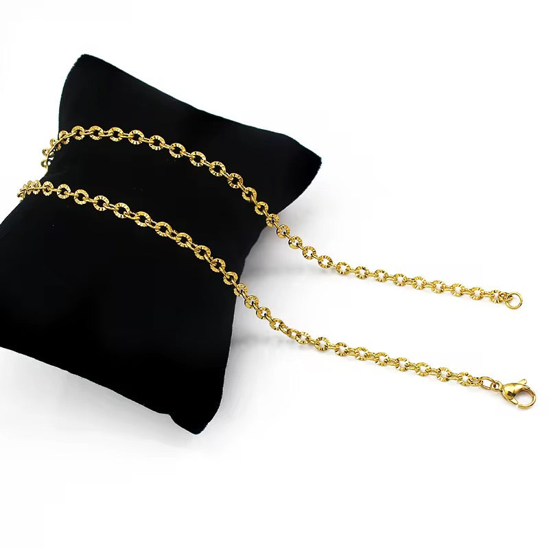 Zyra Gleam Chain Necklace