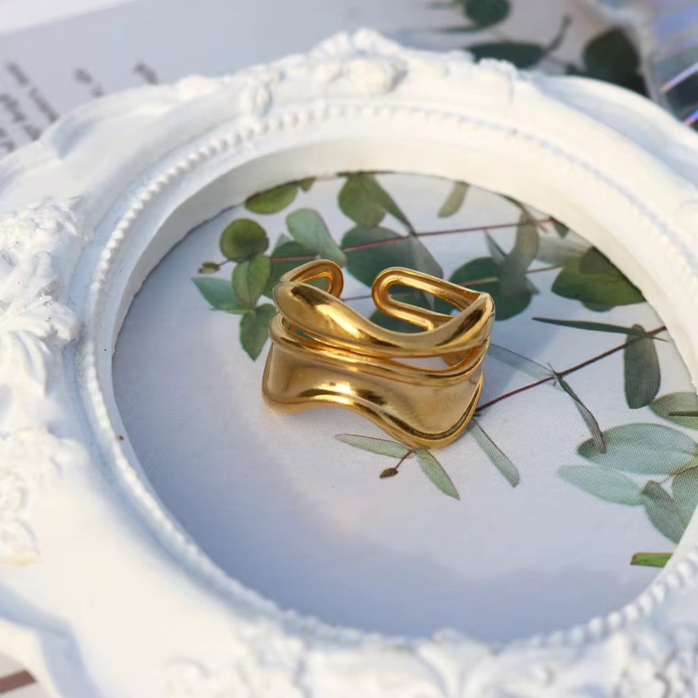 Aurelia Wave Ring