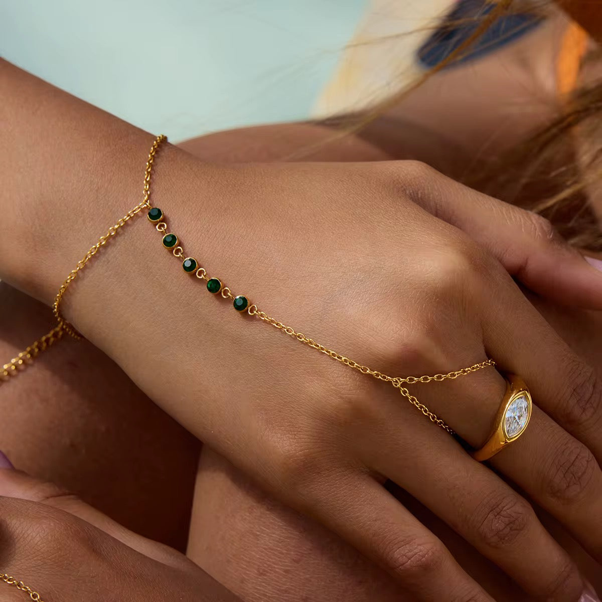 Verde Grace Hand Chain
