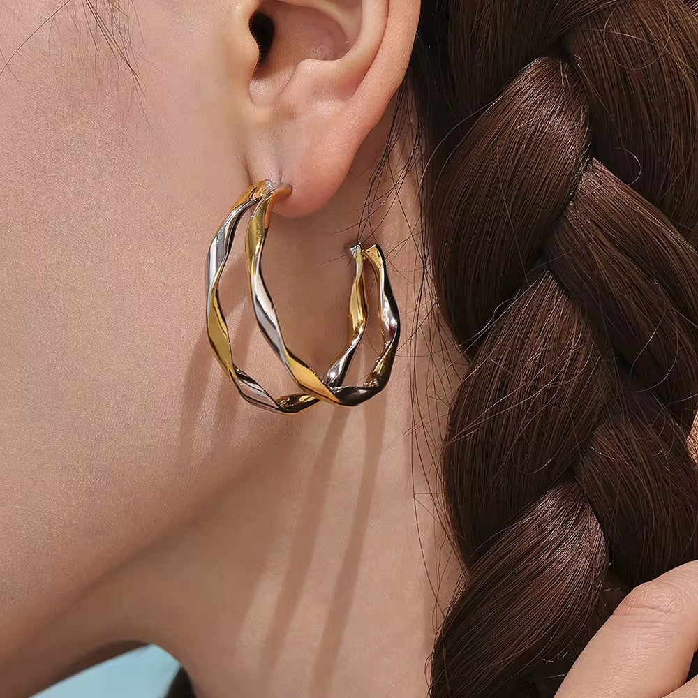 Aria Twist Hoops