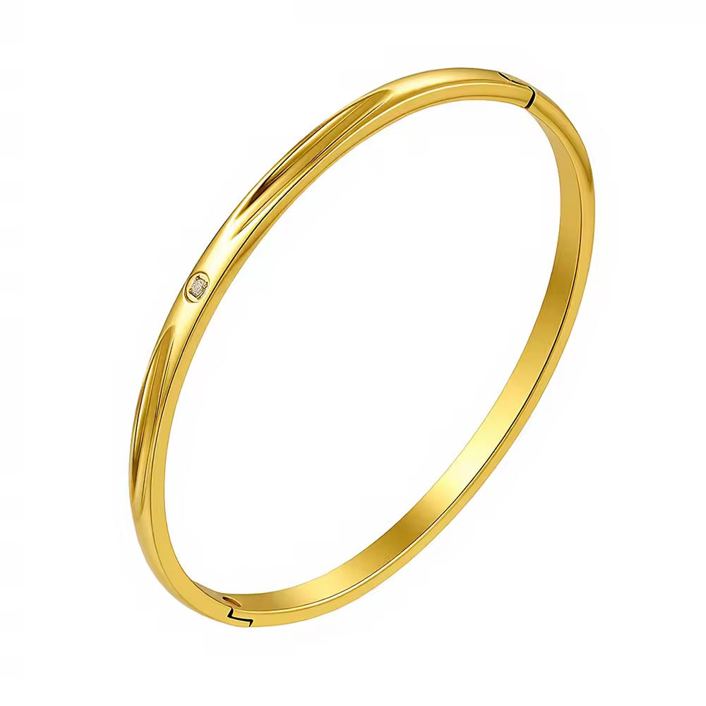 Sabrina Bangle