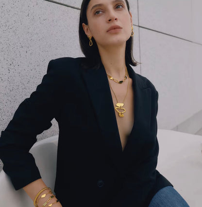 Forma Pendant Necklace