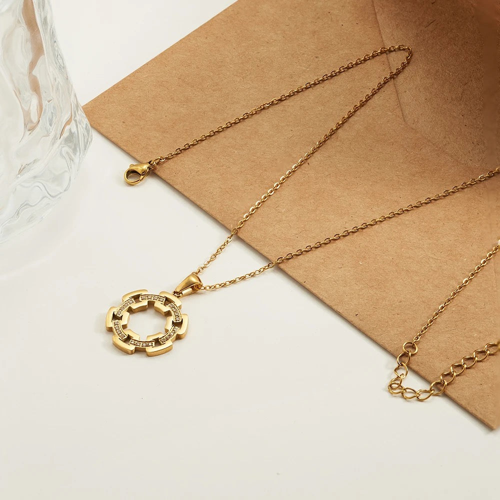 Avi Luxe Necklace