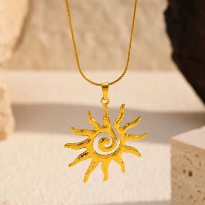 Villa Soleil Necklace