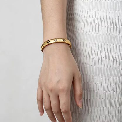 Fleur Étoile Bangle