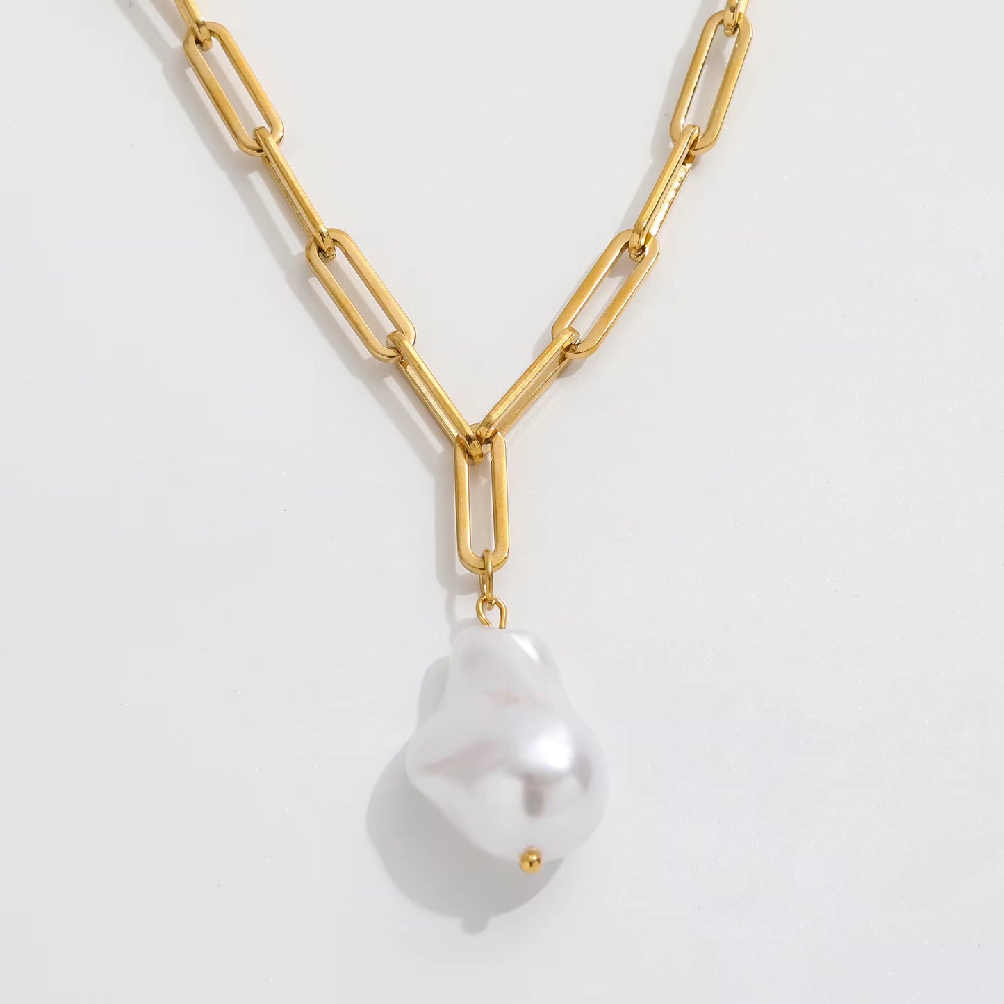 Aveline Pearl Necklace