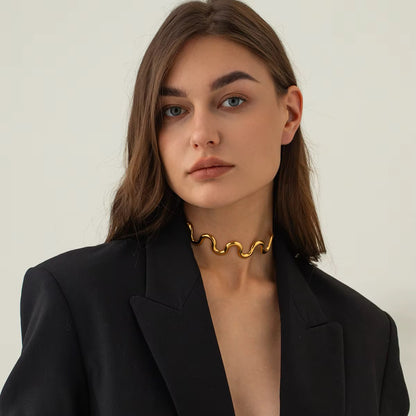 Golden Current Choker