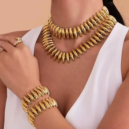 Ceville Bold Collar Necklace